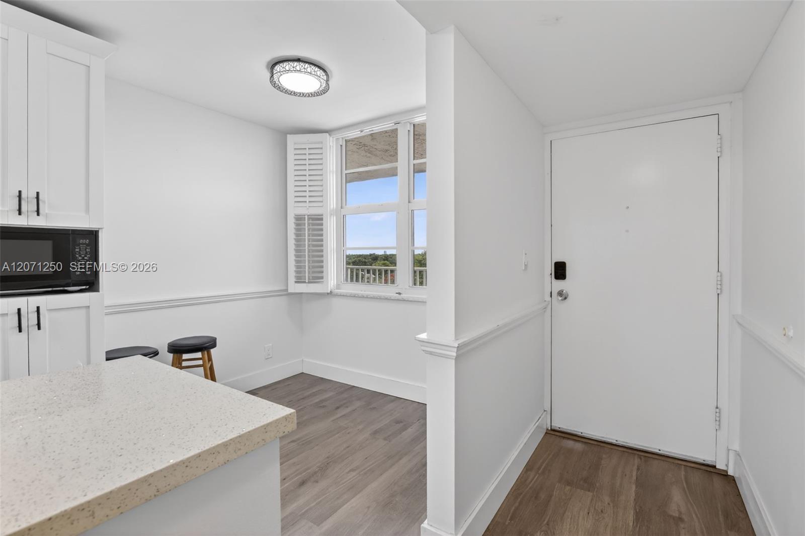 250 Jacaranda Dr # 703 — Photo 4