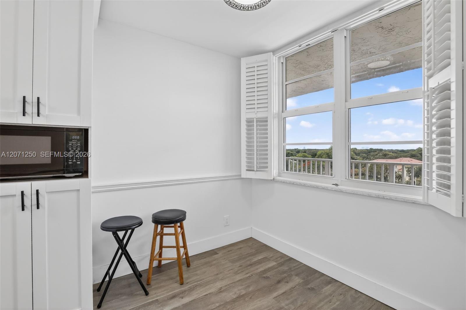 250 Jacaranda Dr # 703 — Photo 5