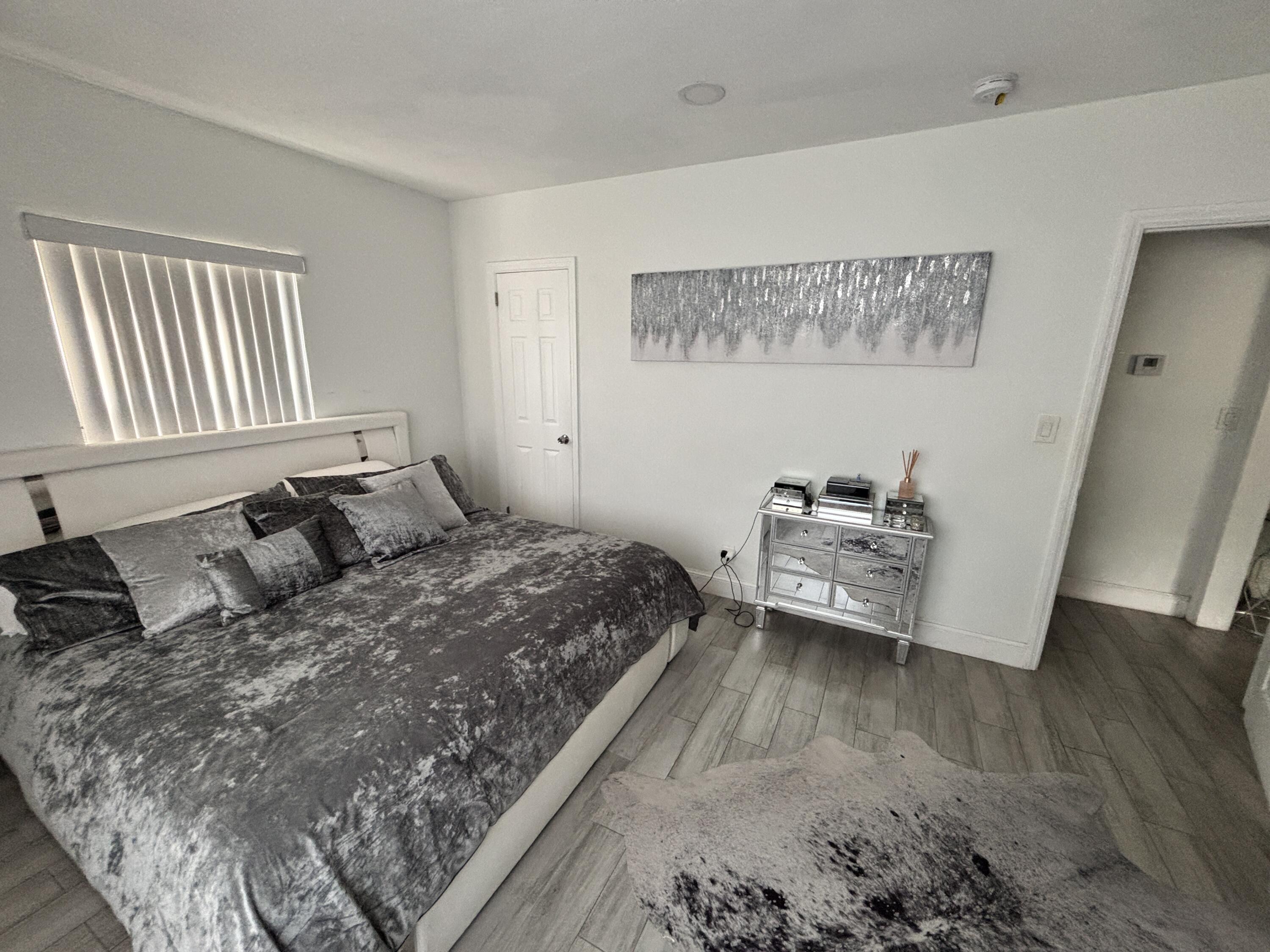 1345 NE 15TH Avenue # 1 — Photo 4