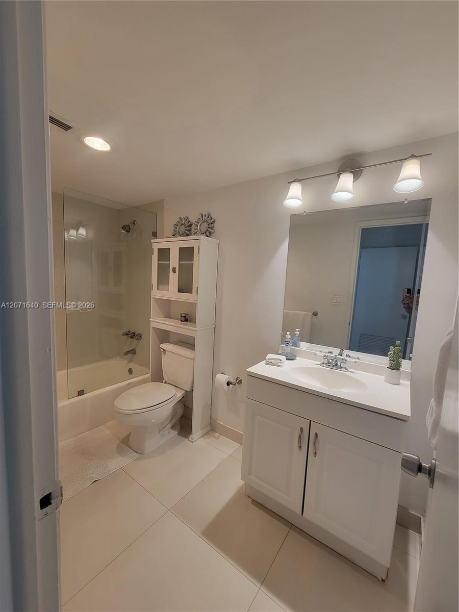 19380 Collins Ave View 9
