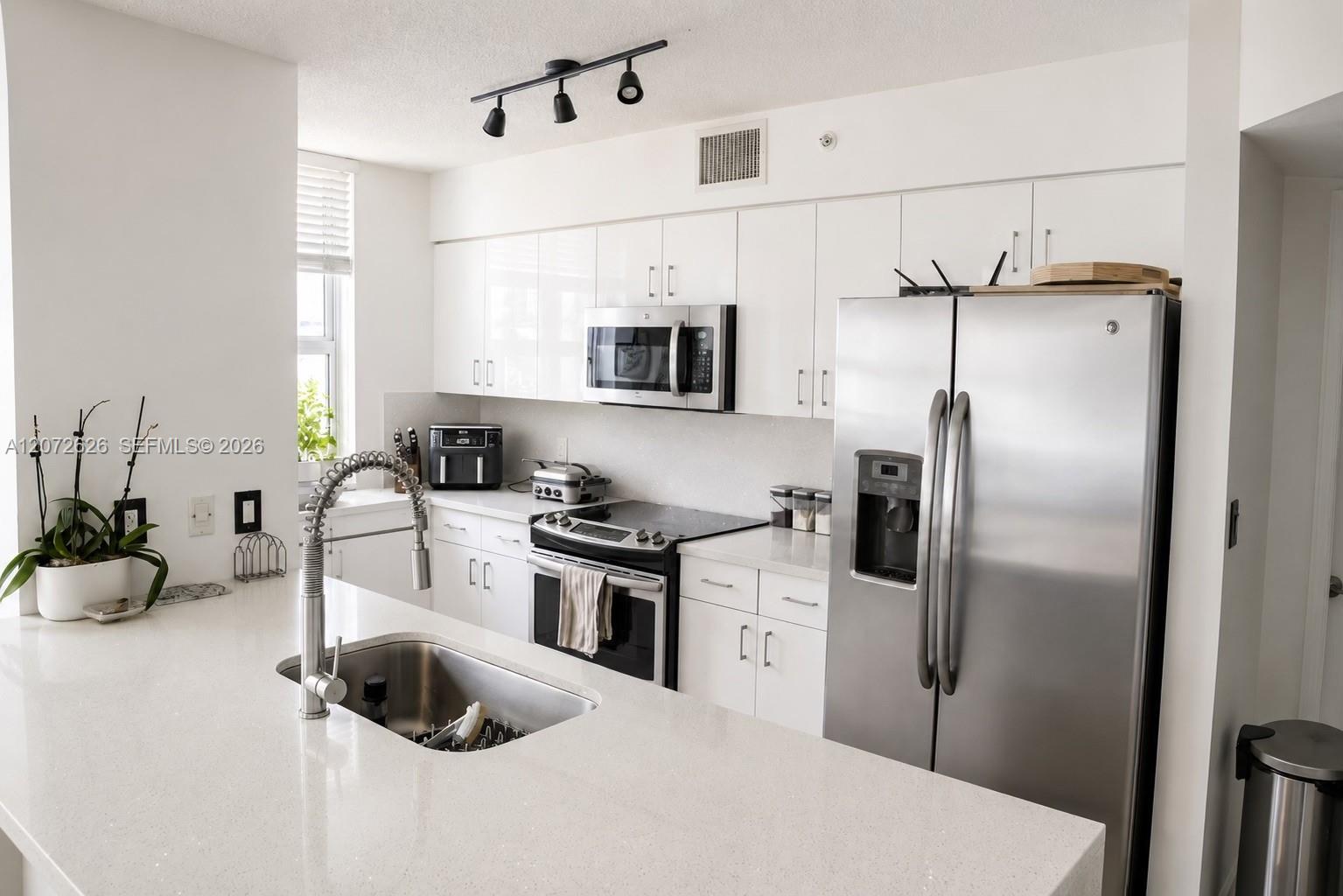 1155 Brickell Bay Dr # 902 — Photo 4