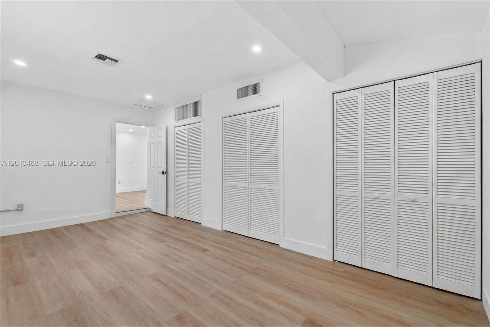 6621 Ficus Dr — Photo 2