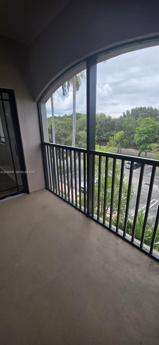 2802 Sarento # 301 — Photo 3
