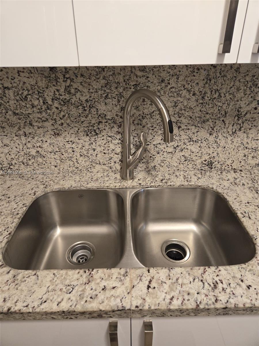 14321 N Kendall Dr # 210F — Photo 5