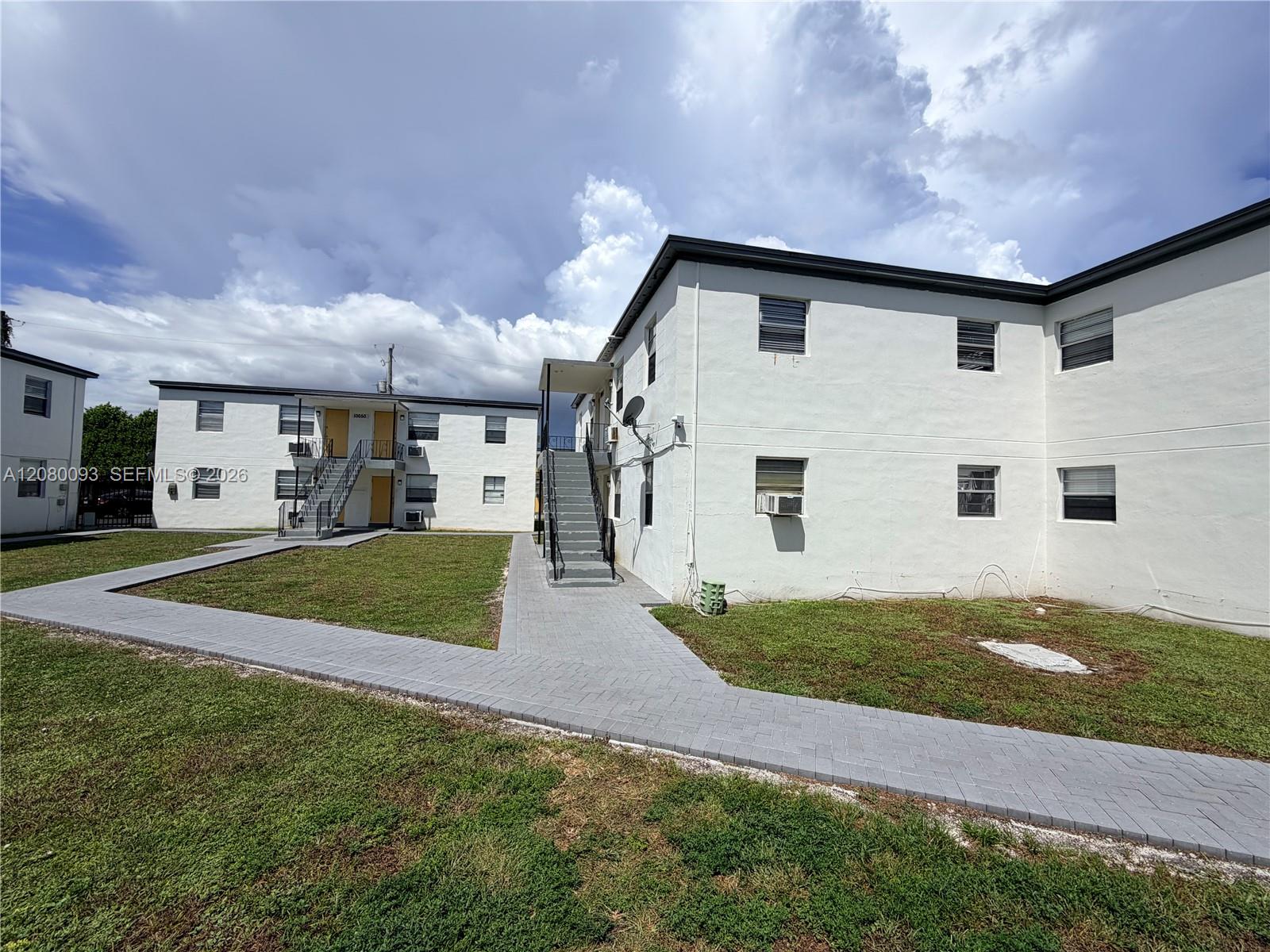10040 NW 7 Ct # C — Photo 4