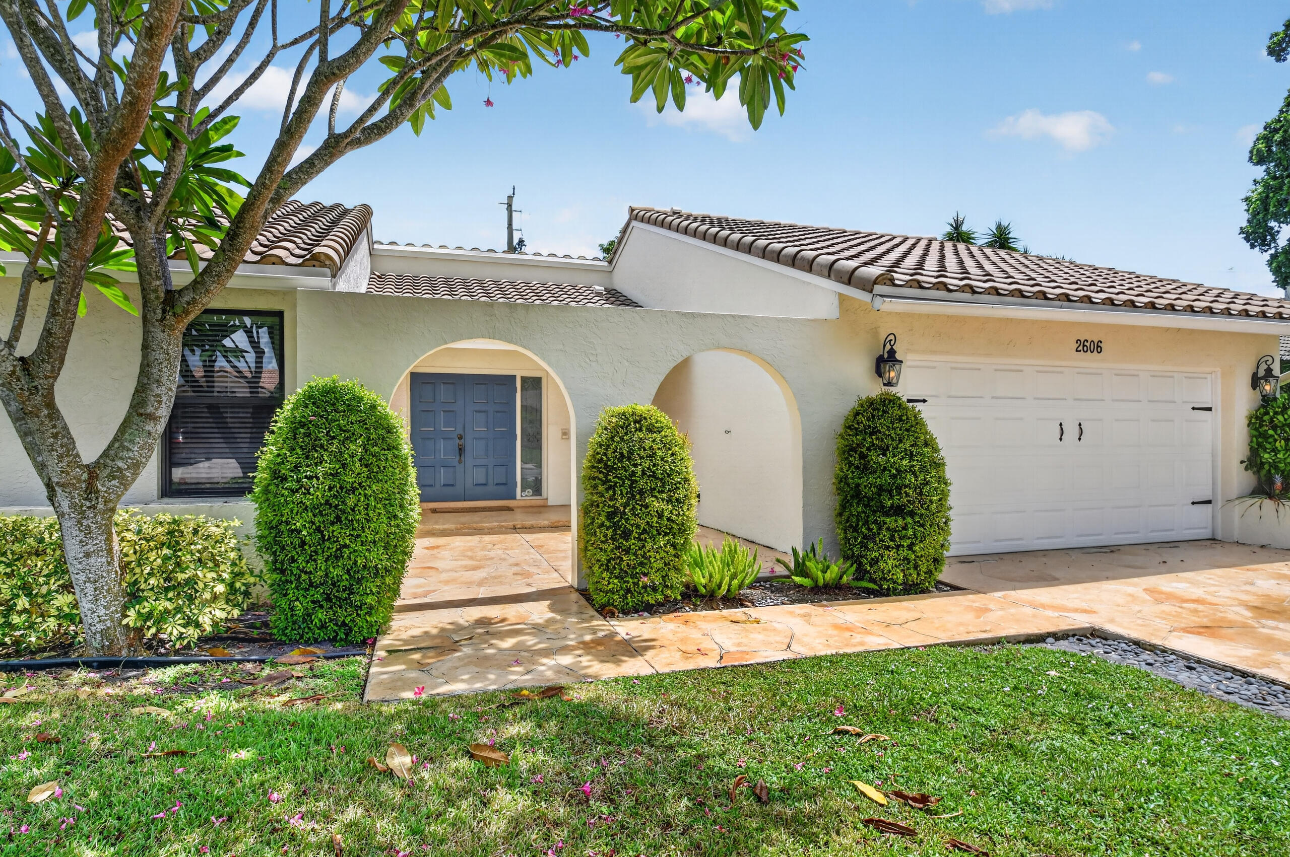 2606 SW 23rd Cranbrook Drive — Photo 3