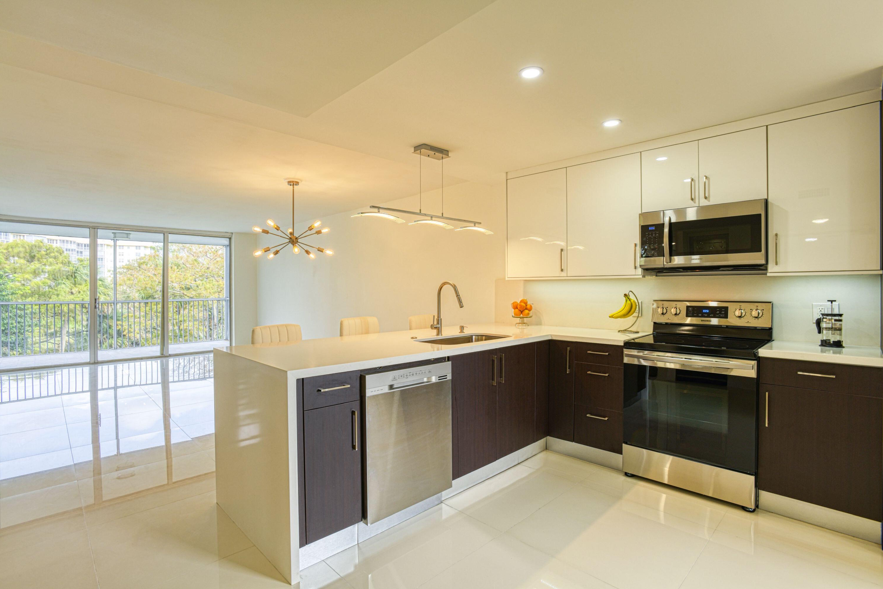 535 Oaks Drive # 510 — Photo 3