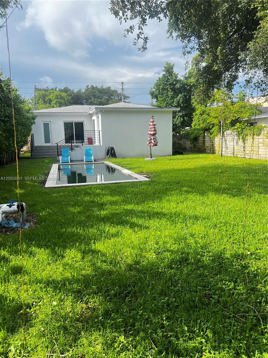 15 NW 52nd St, Miami FL 33127