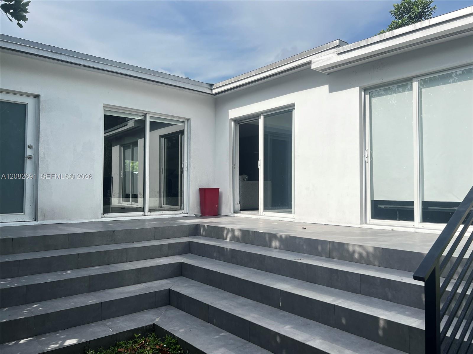 15 NW 52nd St — Photo 3