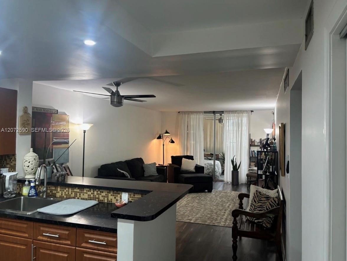 500 NE 12th Ave # 704 — Photo 4