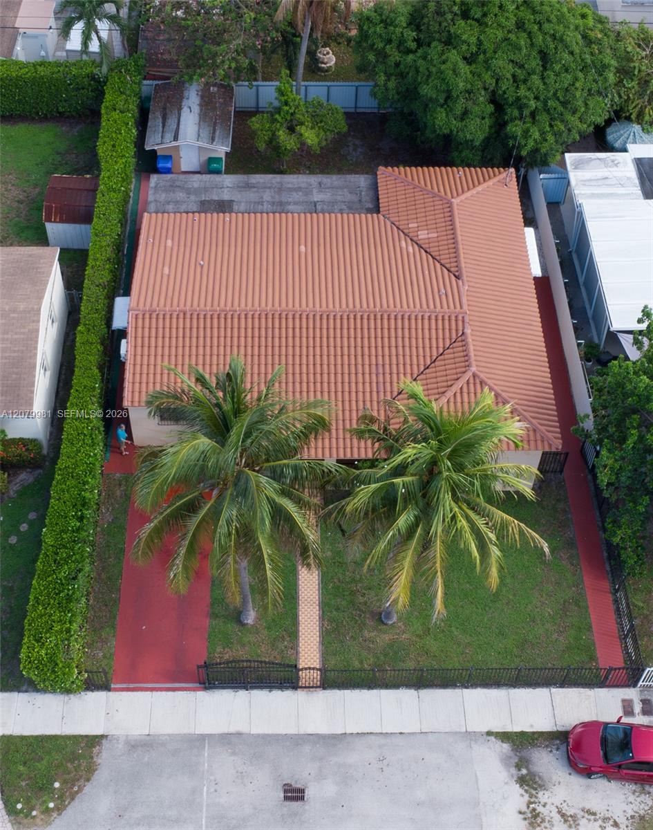 4051 NW 5th St — Photo 4