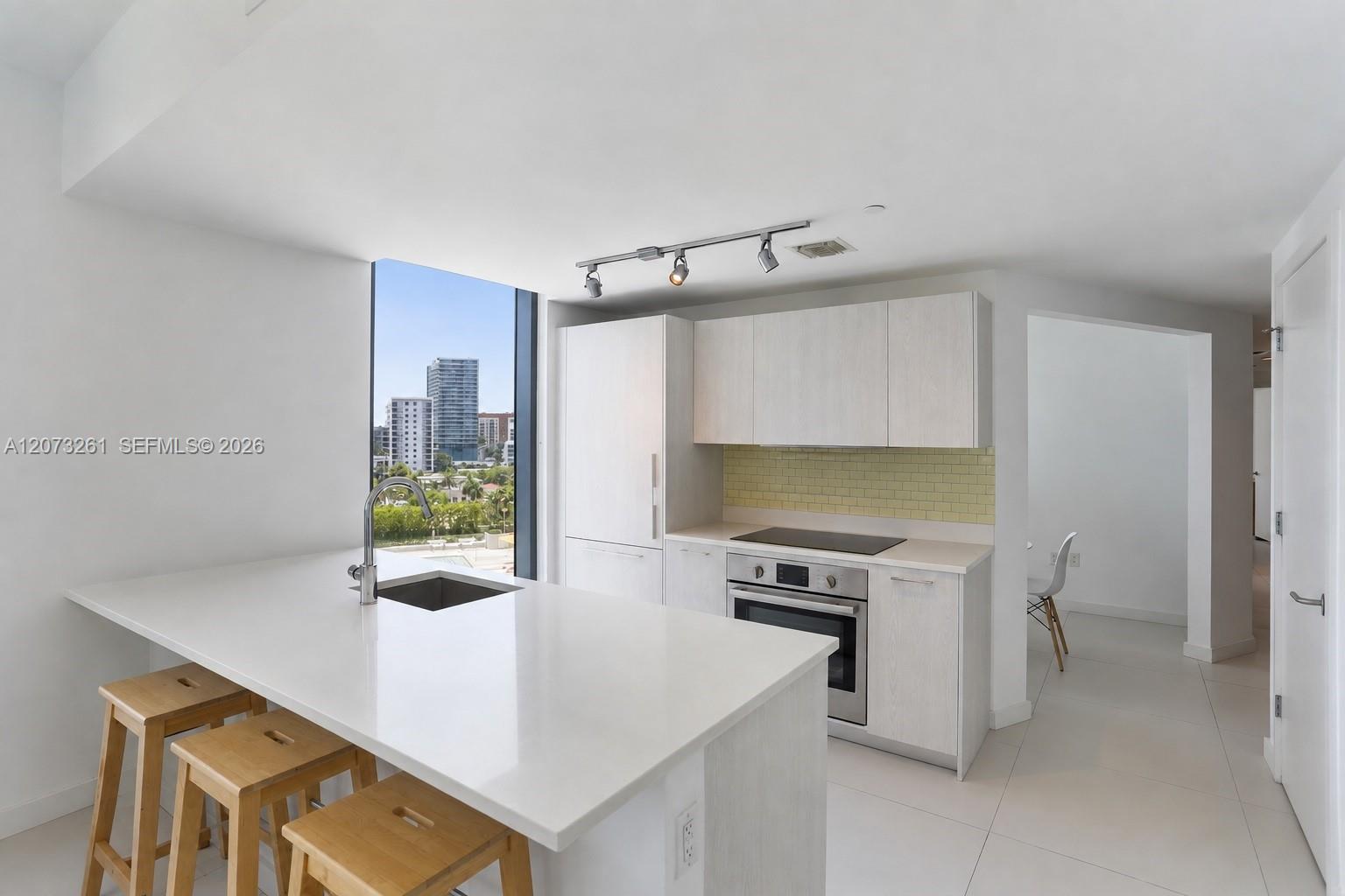 501 NE 31st St # 708 — Photo 4
