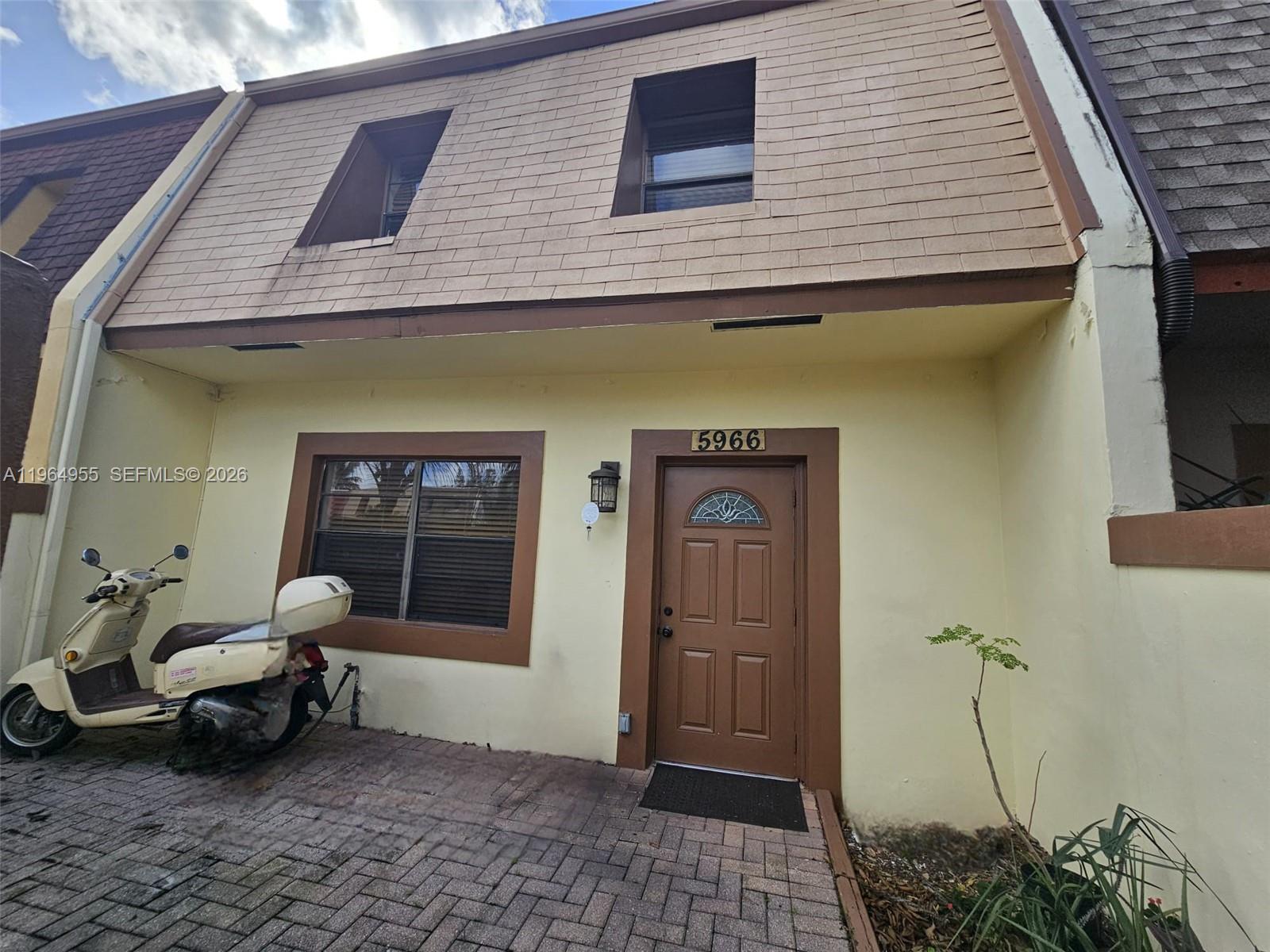 5966 NW 24th Ct, Sunrise FL 33313