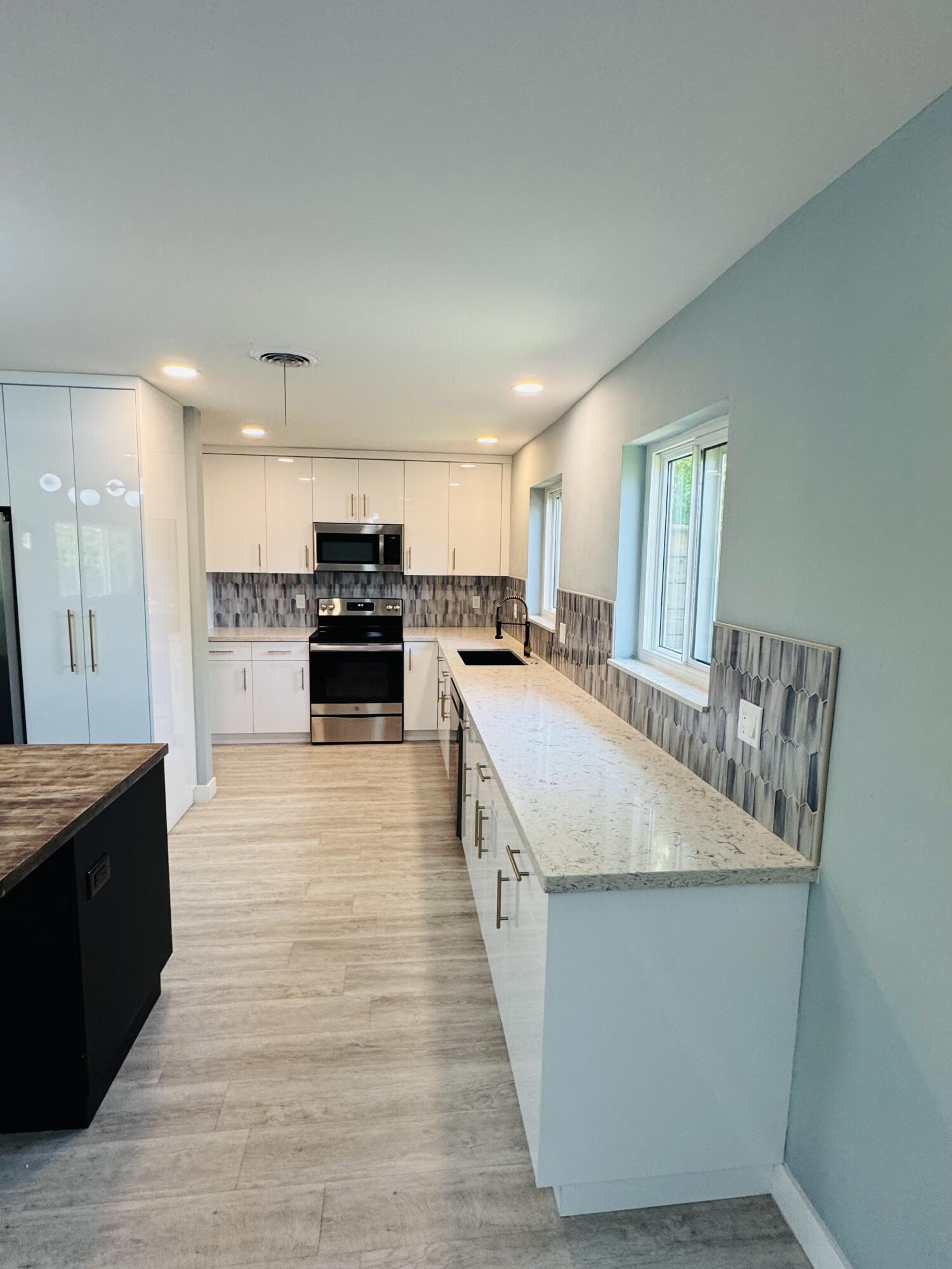 2171 NE 62ND Court — Photo 5