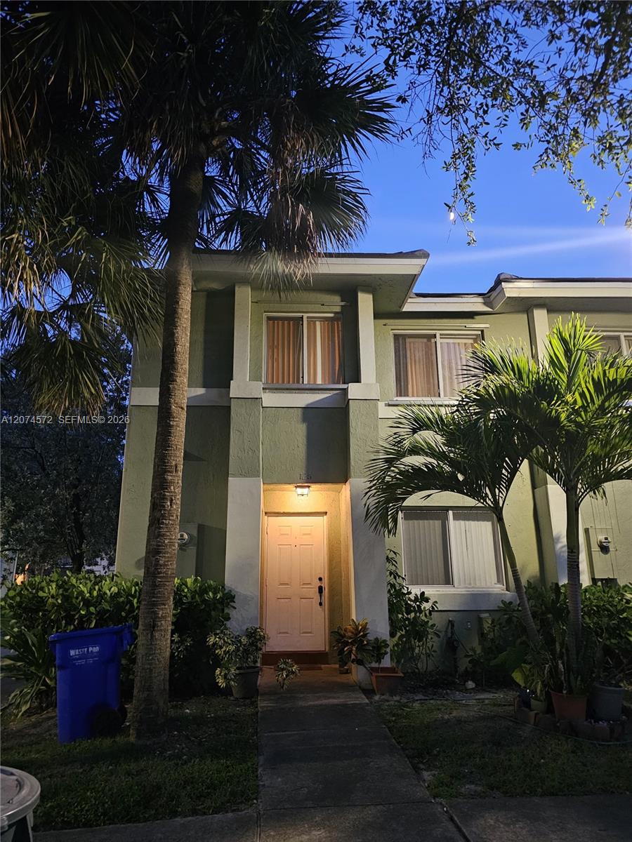 126 Hidden Ct Rd # D, Hollywood FL 33023