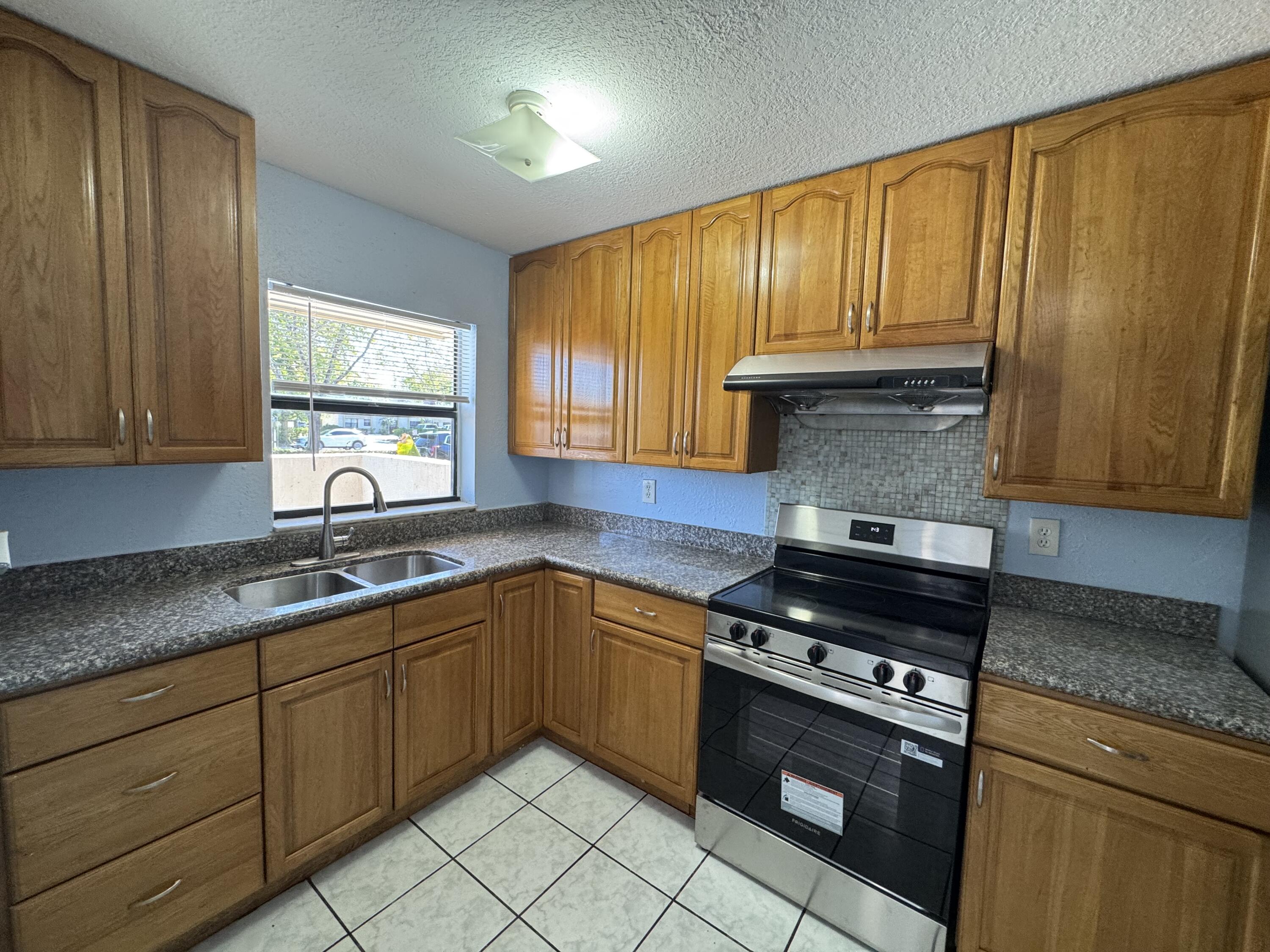 10987 Royal Palm Boulevard # 9 — Photo 5