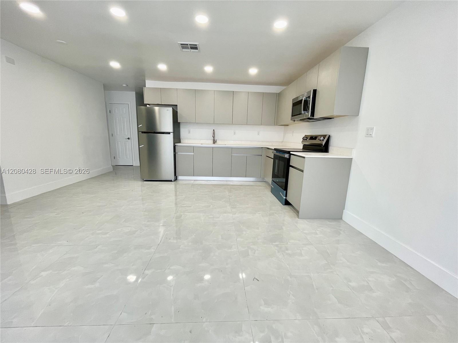 5800 NW 27th Ct # 5800 — Photo 2