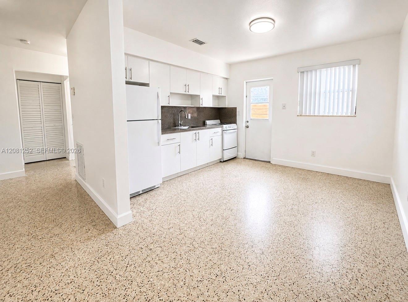 212 Northwest Blvd # 214 — Photo 3