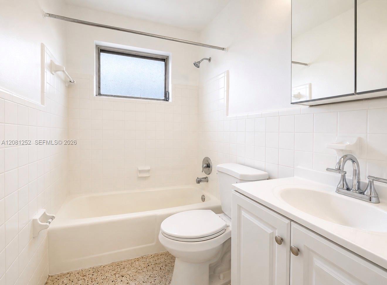 212 Northwest Blvd # 214 — Photo 4