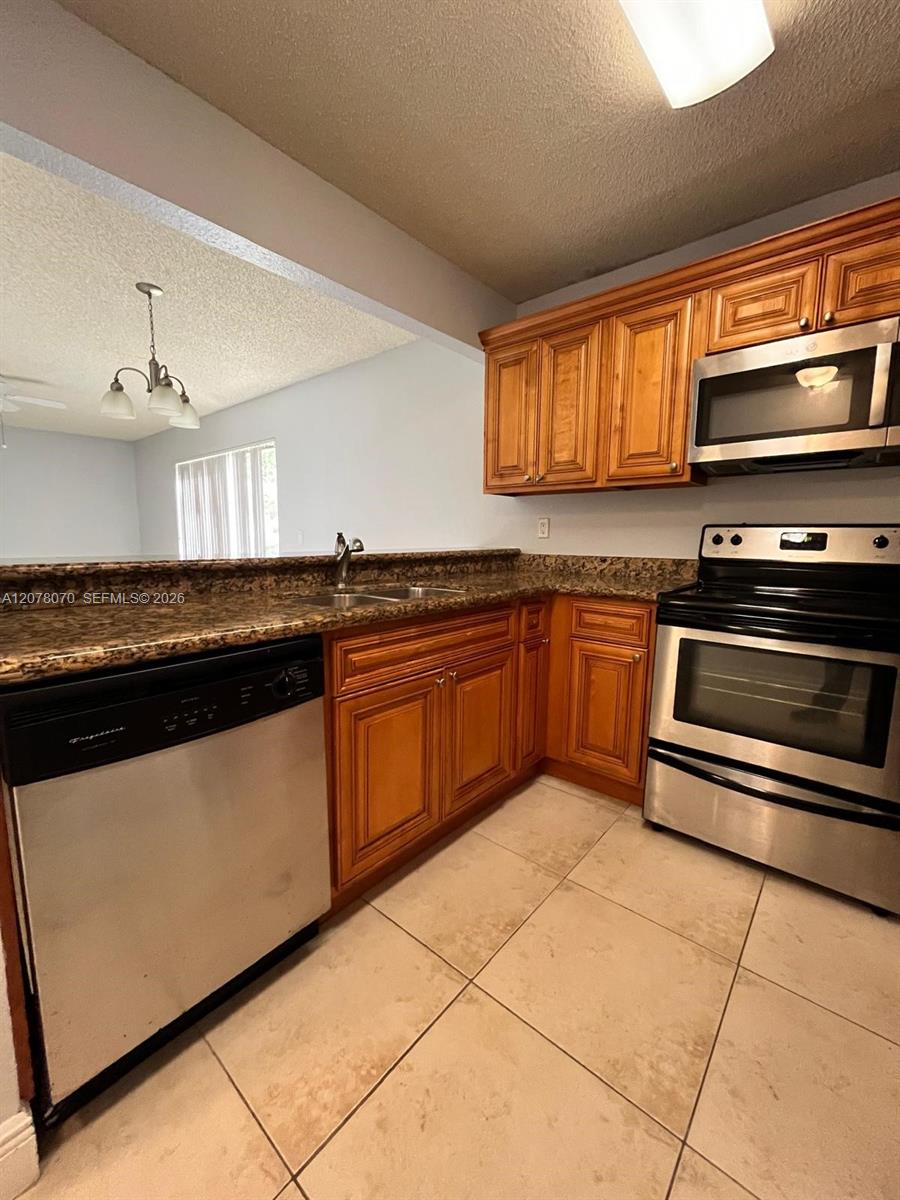 1521 Windorah Way # A — Photo 3