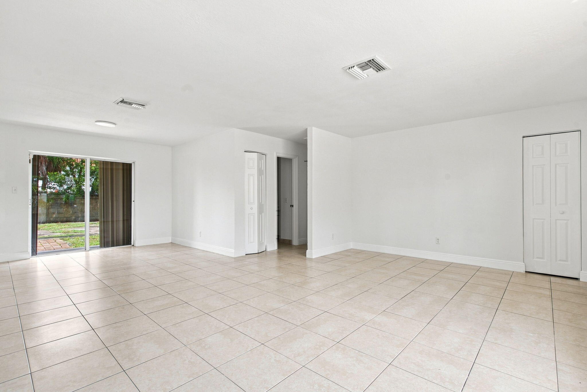 399 SW 14TH Street — Photo 5