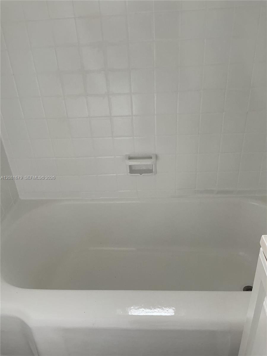 2222 Van Buren St # 26 — Photo 3