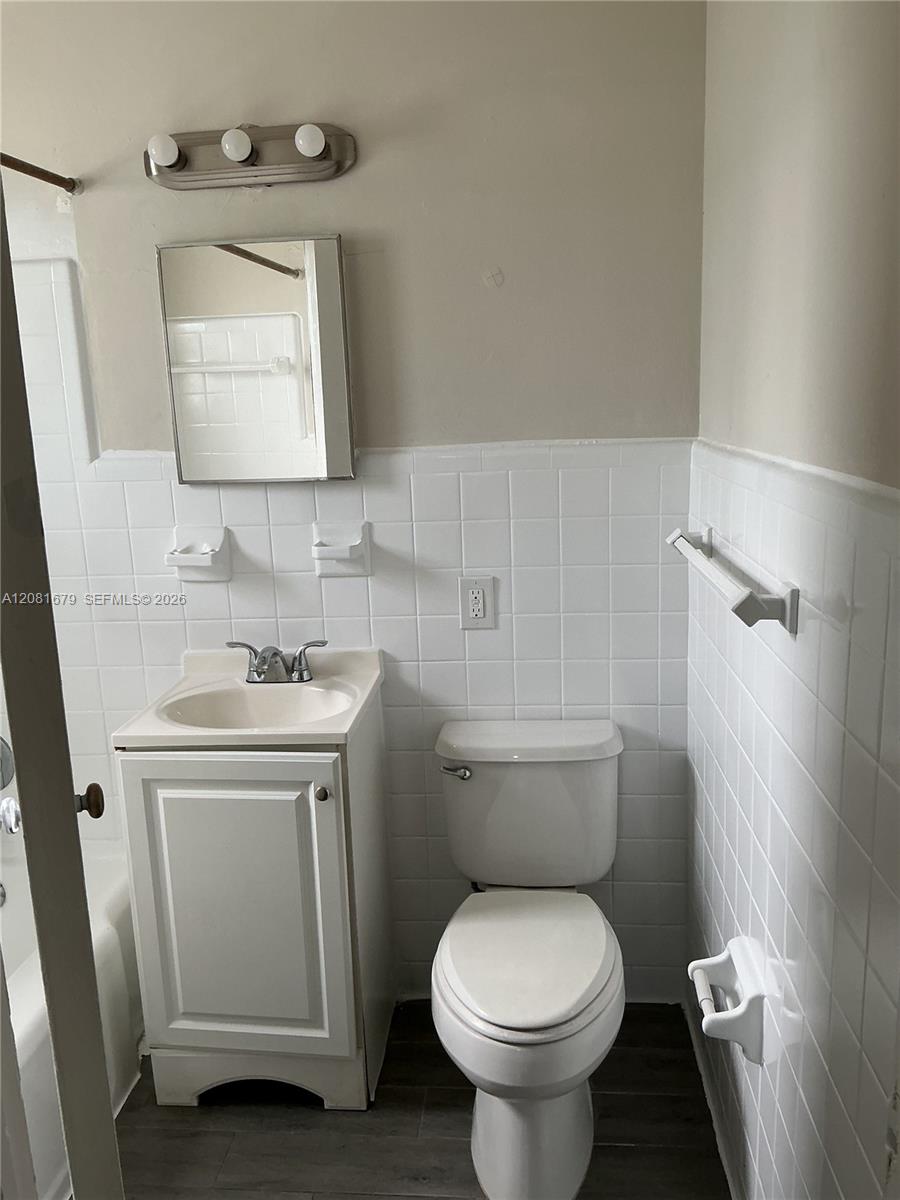 2222 Van Buren St # 26 — Photo 4