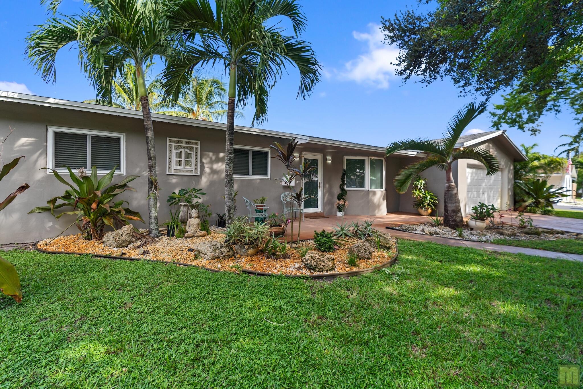 291 Lake Drive — Photo 2