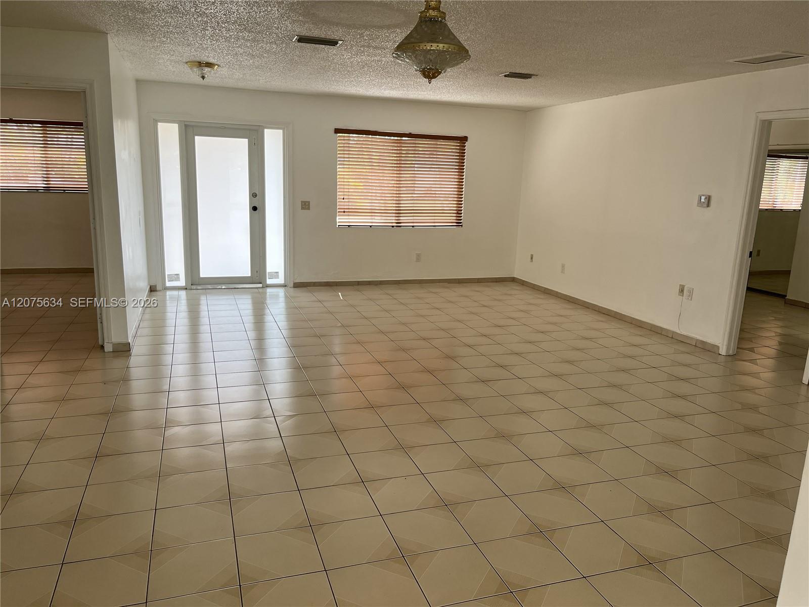 18105 NW 81st Ct — Photo 2