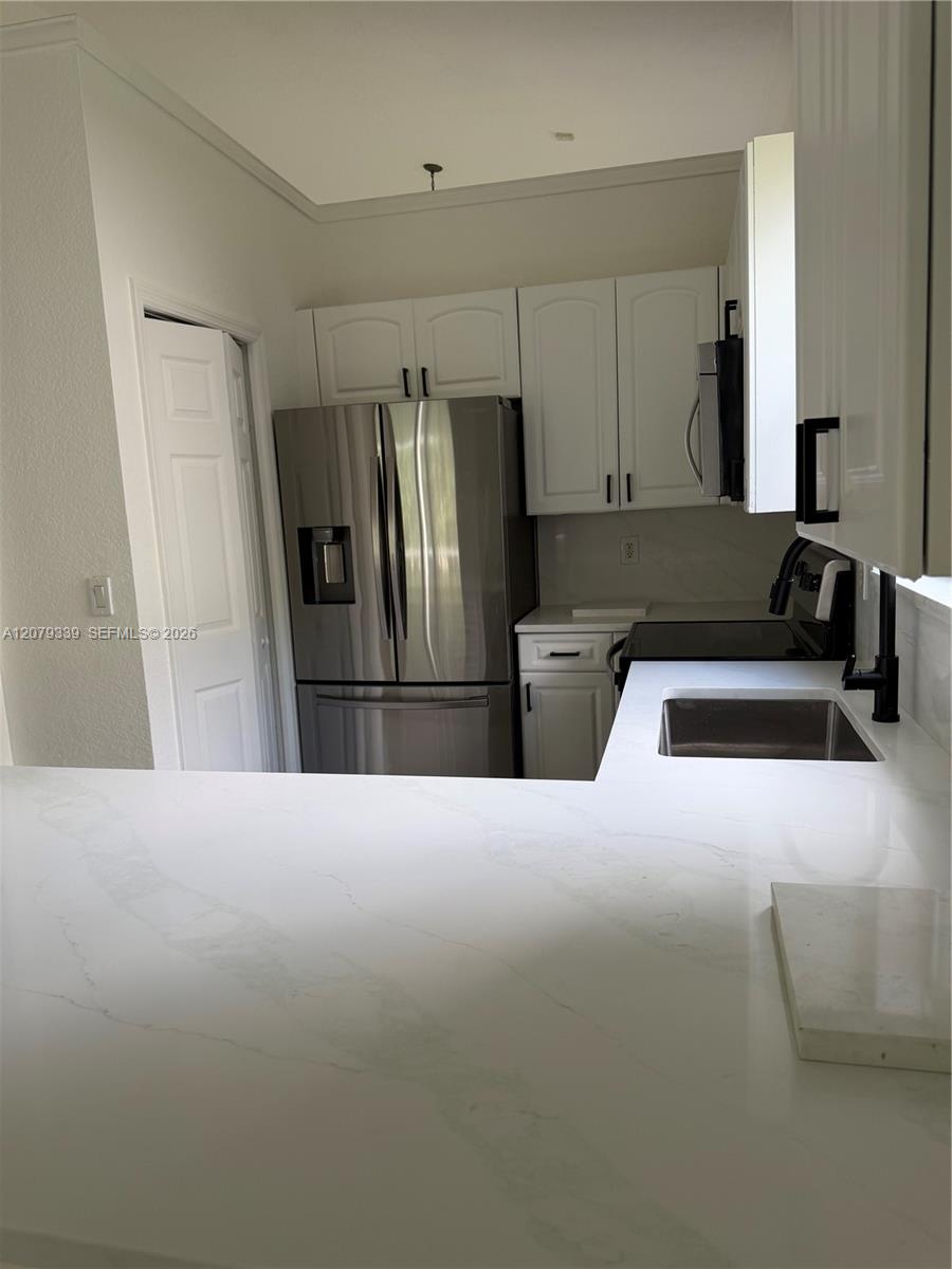 5040 SW 139th Ter — Photo 4