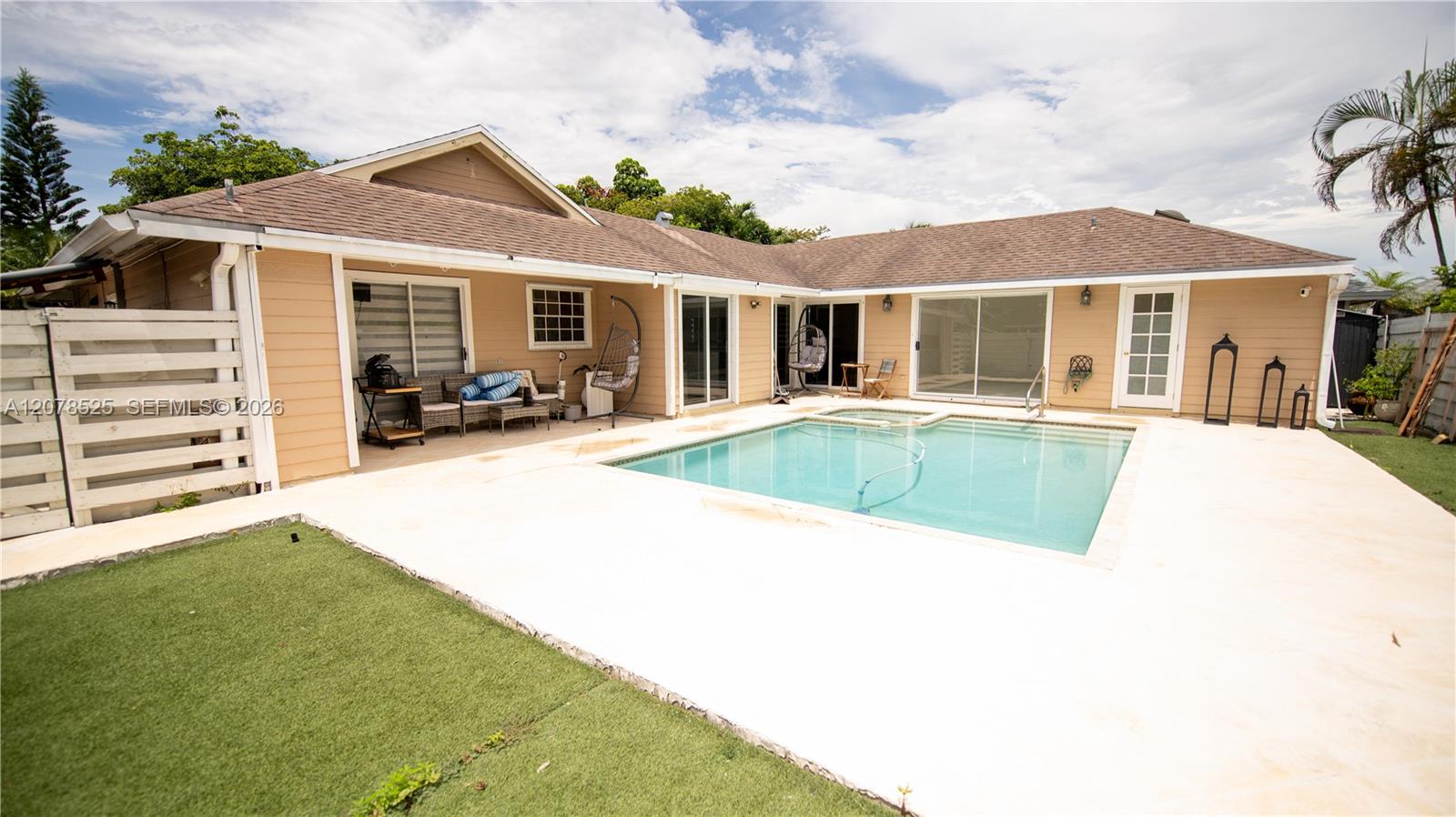 14045 SW 103rd Ter — Photo 4