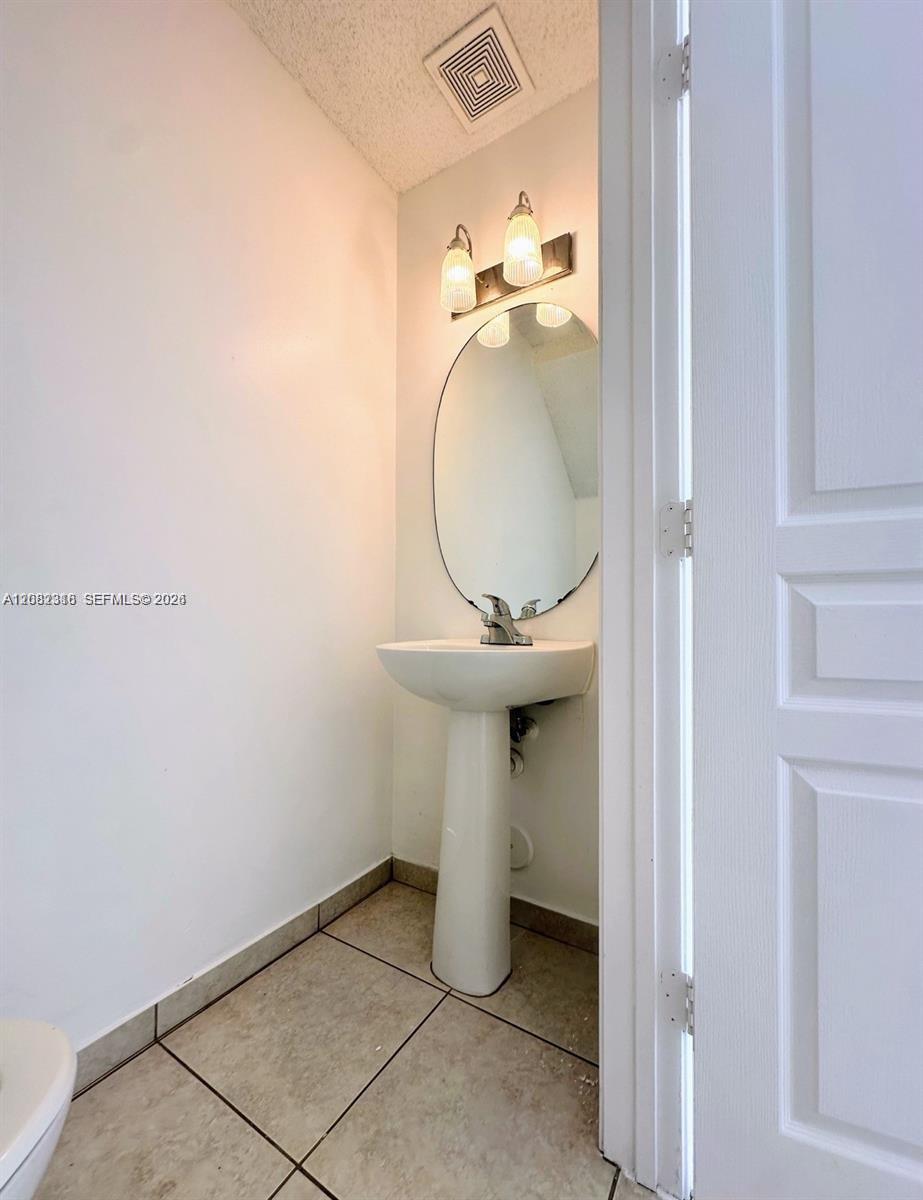 16705 Hemingway Dr # 16705 — Photo 5