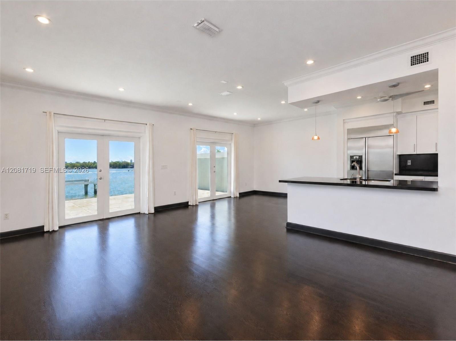 8041 NE Bayshore Ct # 8041 — Photo 4