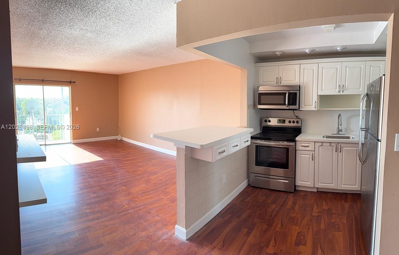 8950 NE 8th Ave # 405, Miami FL 33138