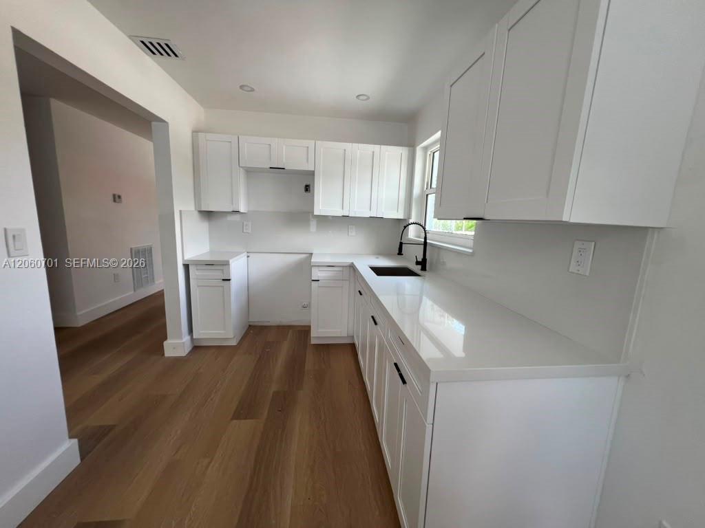1239 SW 22nd Ave # 1239 — Photo 2