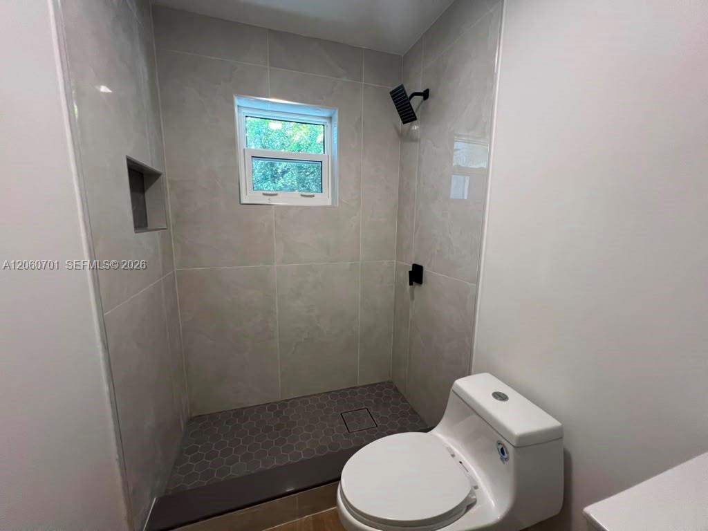 1239 SW 22nd Ave # 1239 — Photo 5