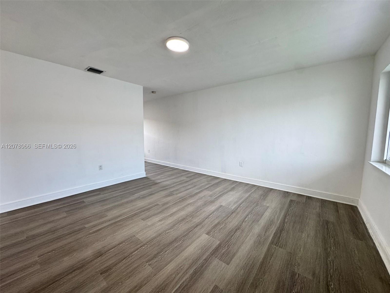 9355 SW 39th St # 9357 — Photo 3