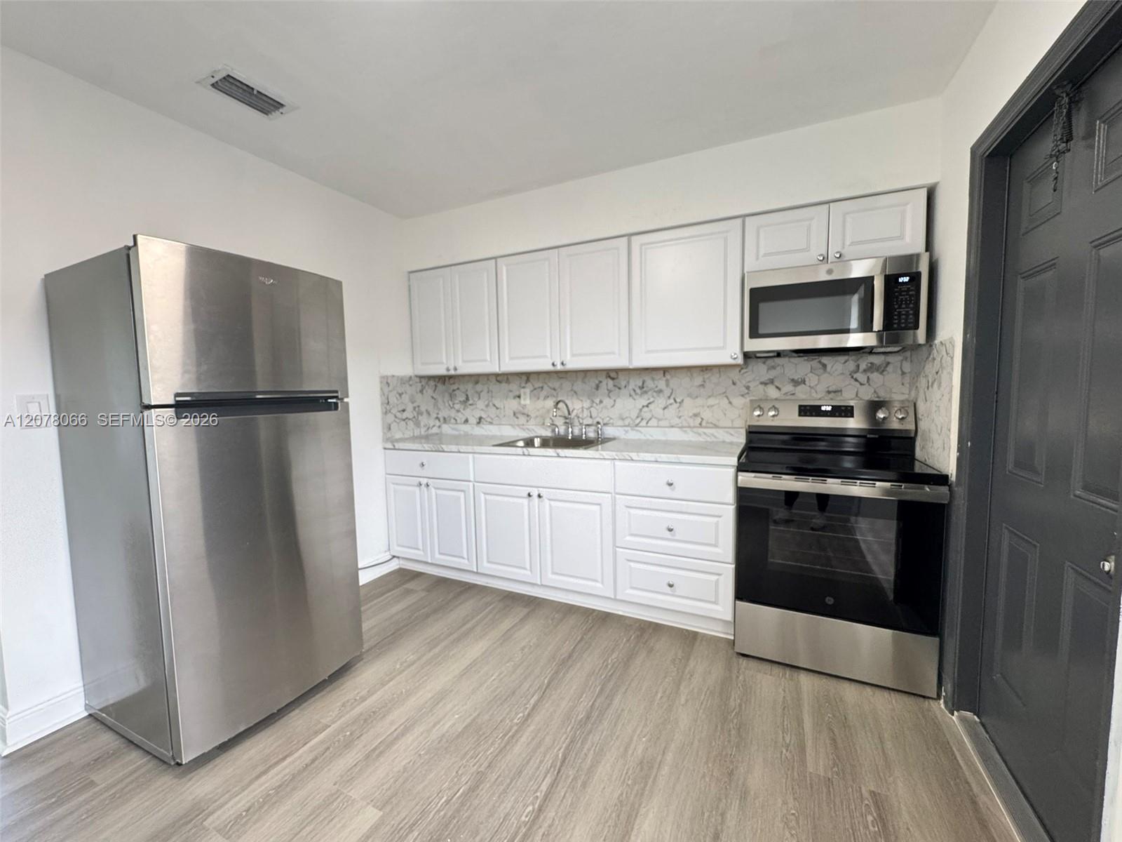 9355 SW 39th St # 9357 — Photo 5