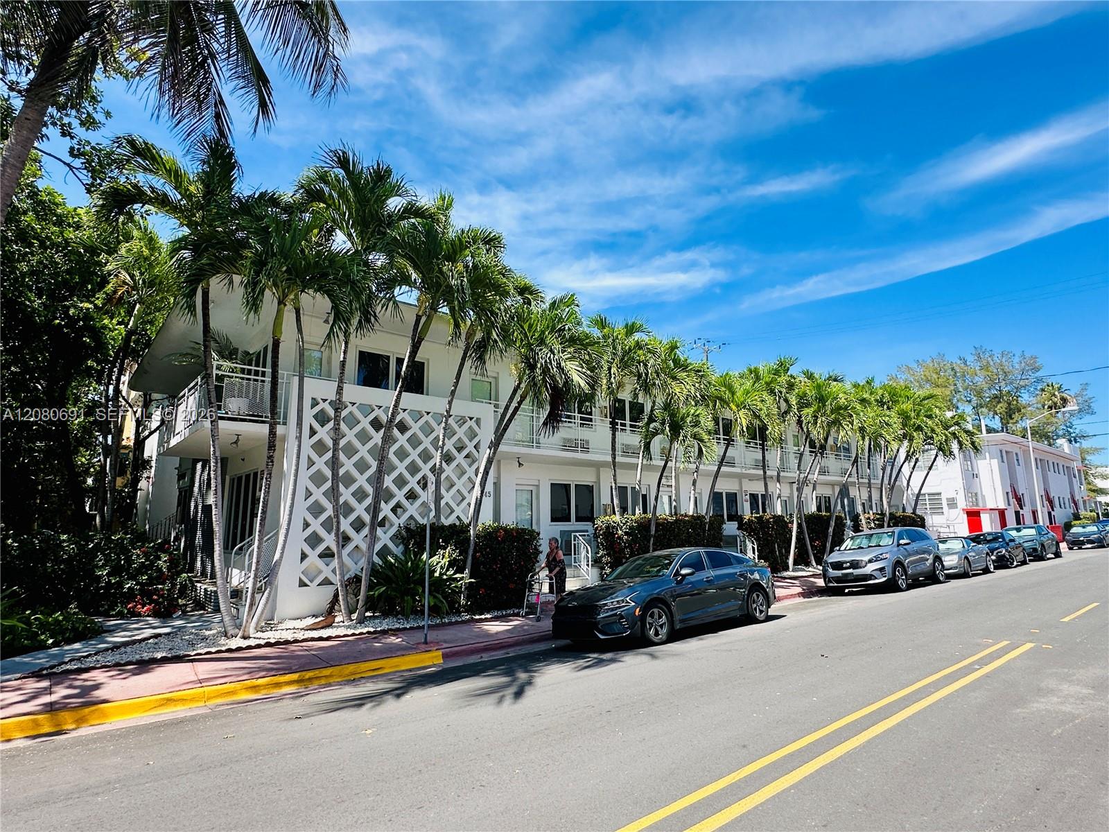 745 13th St # 17, Miami Beach FL 33139