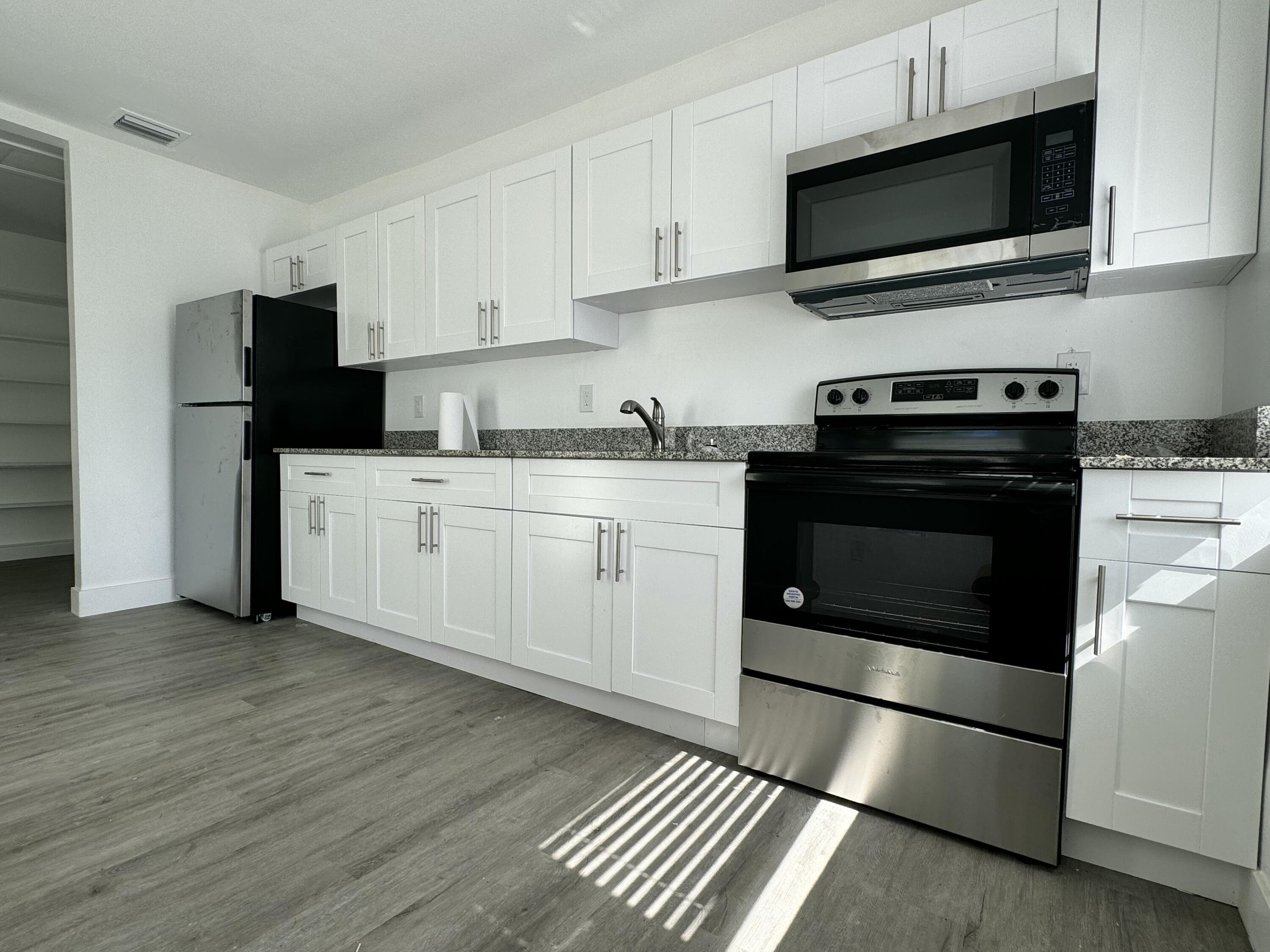 1833 Madison Street, Hollywood FL 33020