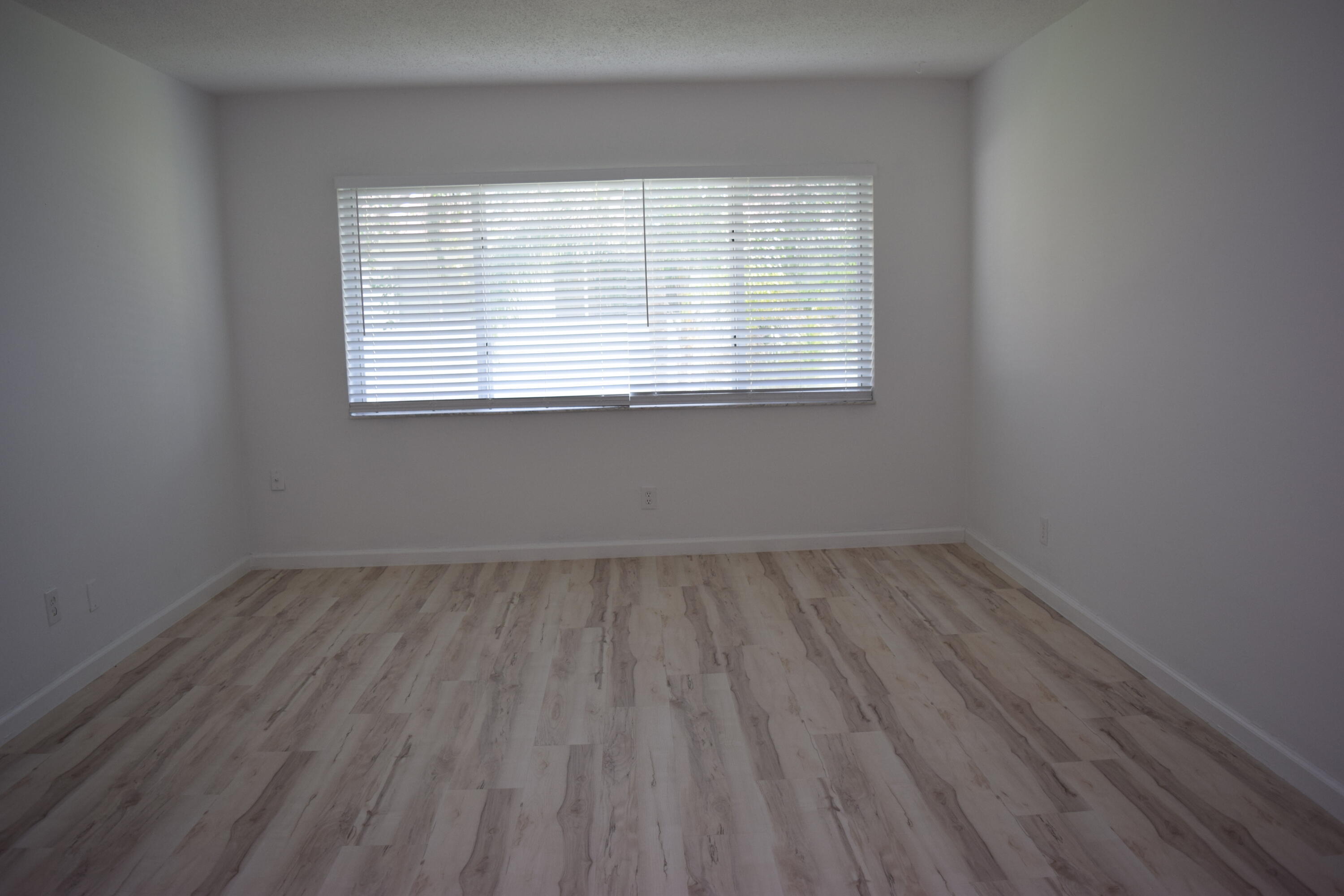 151 SE 6th Avenue # 14 — Photo 5