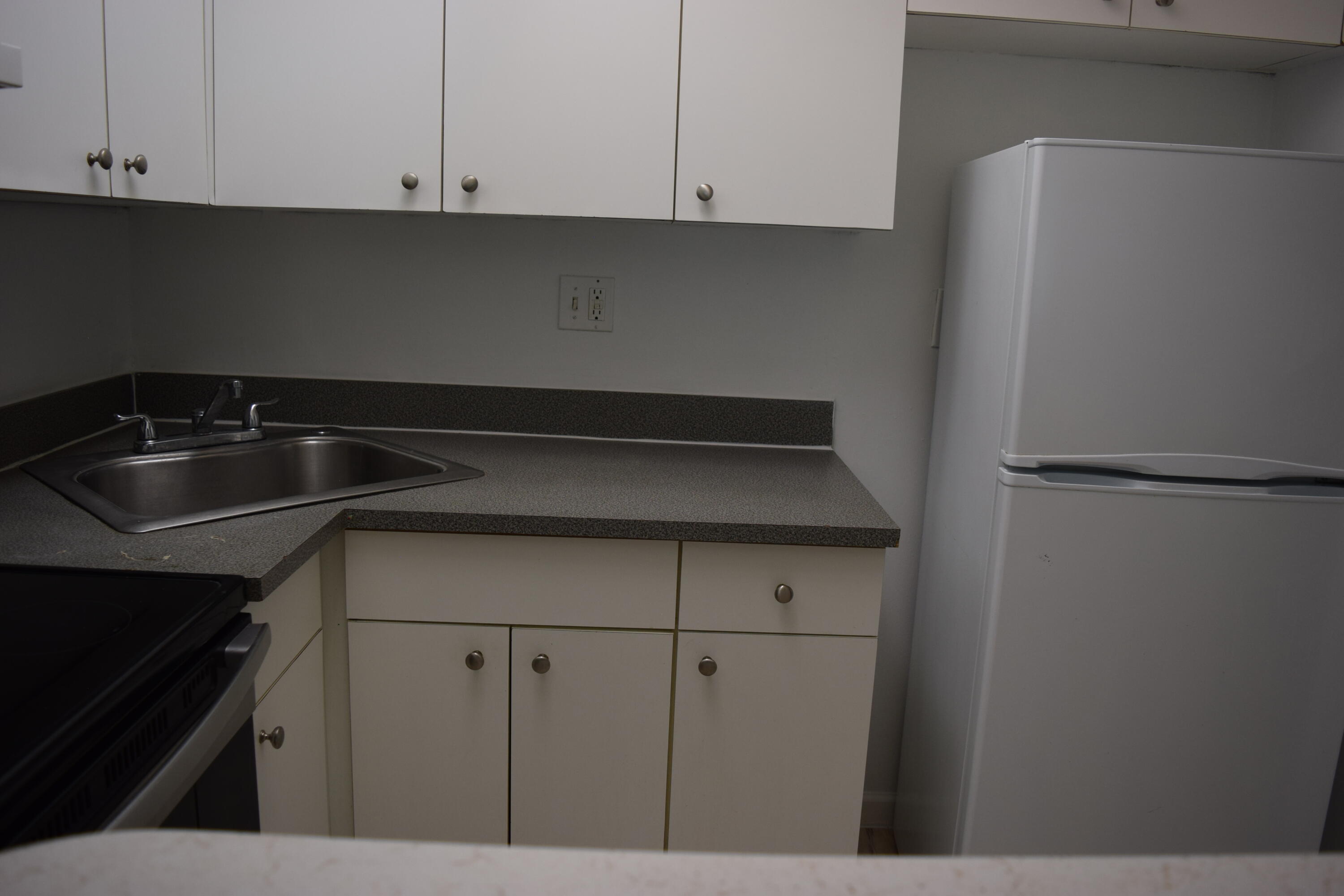 151 SE 6th Avenue # 14 — Photo 4