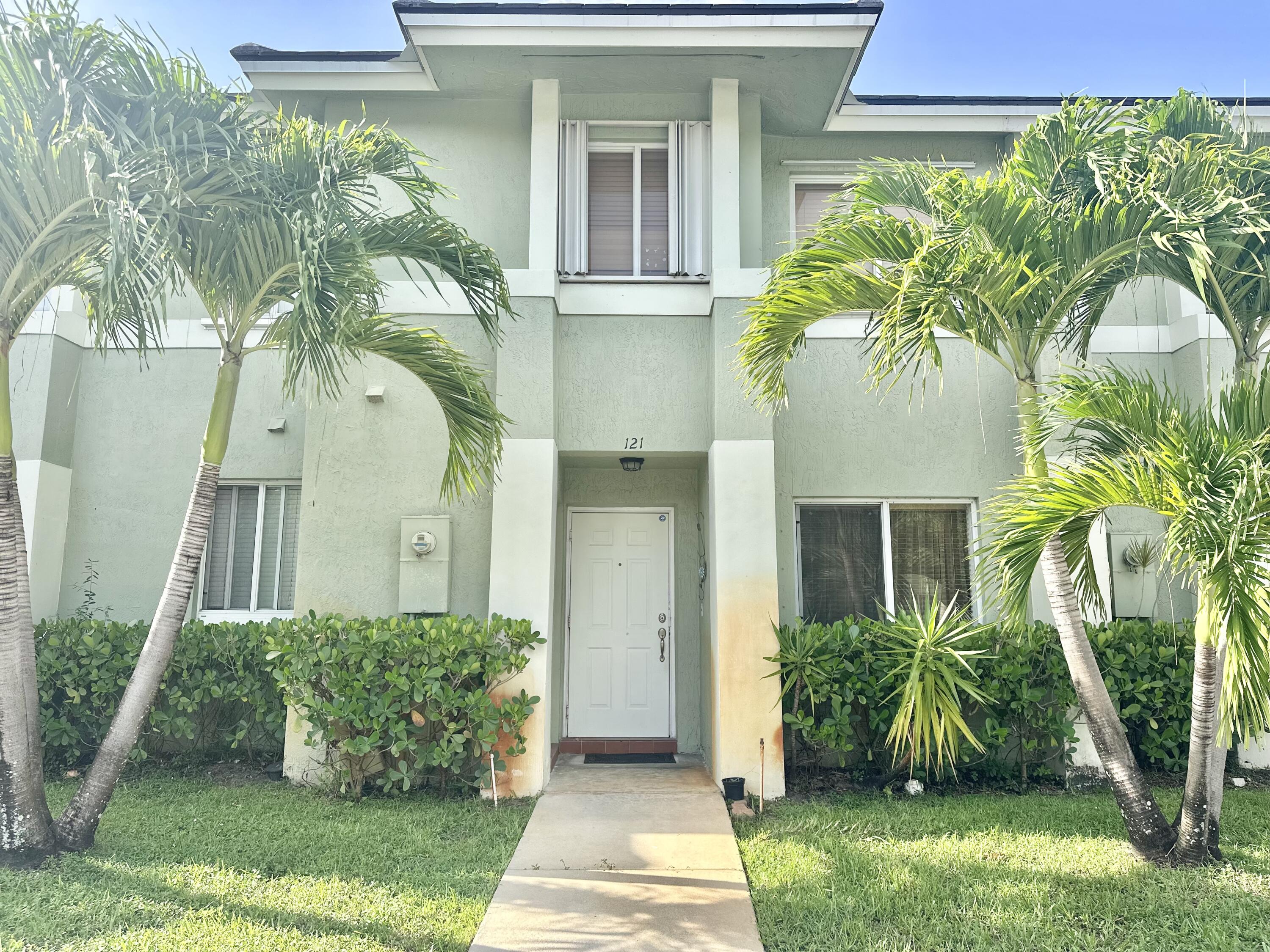 121 HIDDEN CT Road # C, Hollywood FL 33023