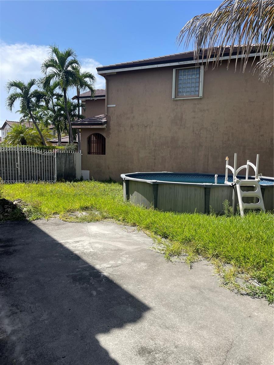 15523 SW 36th Ter — Photo 4