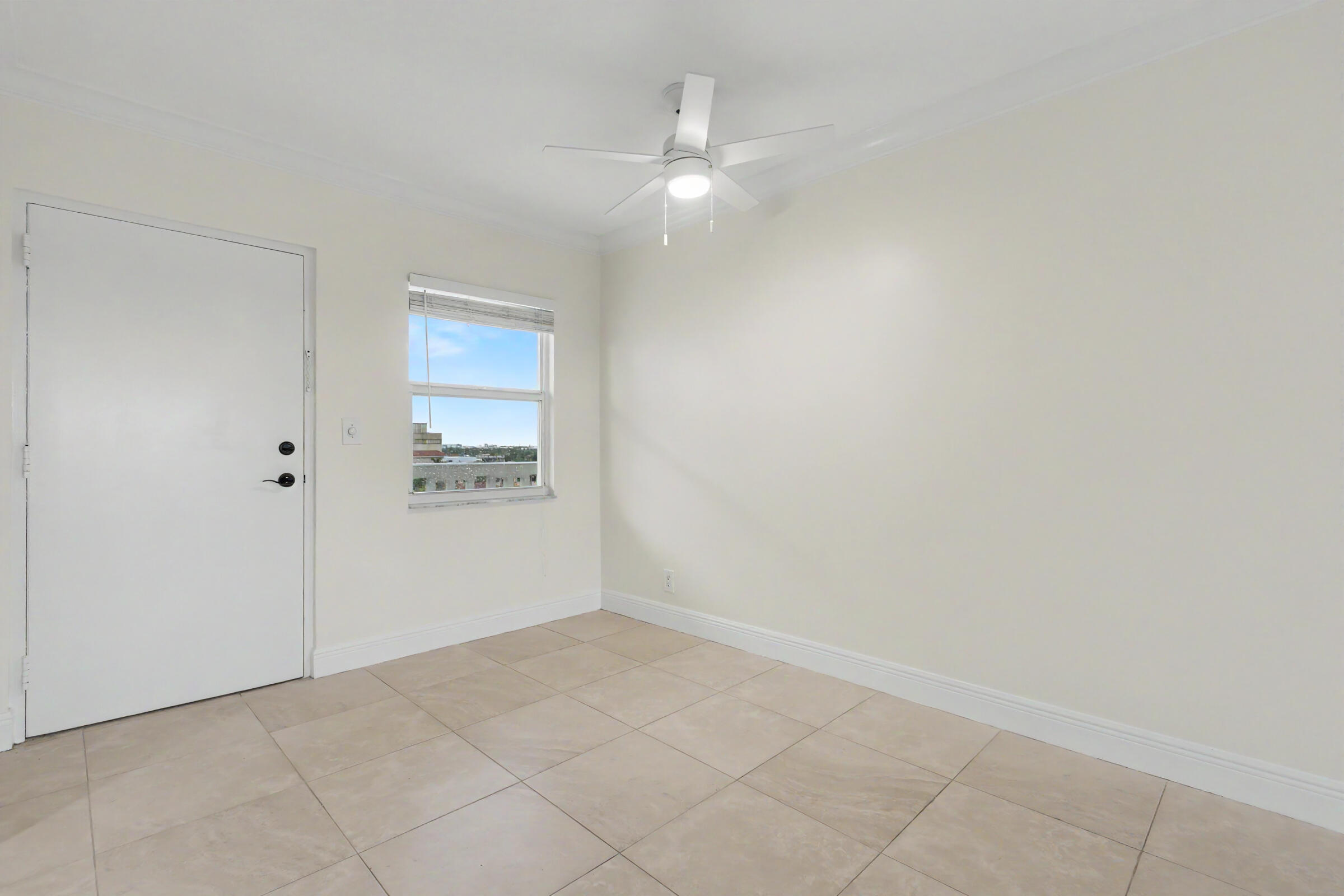 2555 NE 11TH Street # 906 — Photo 2