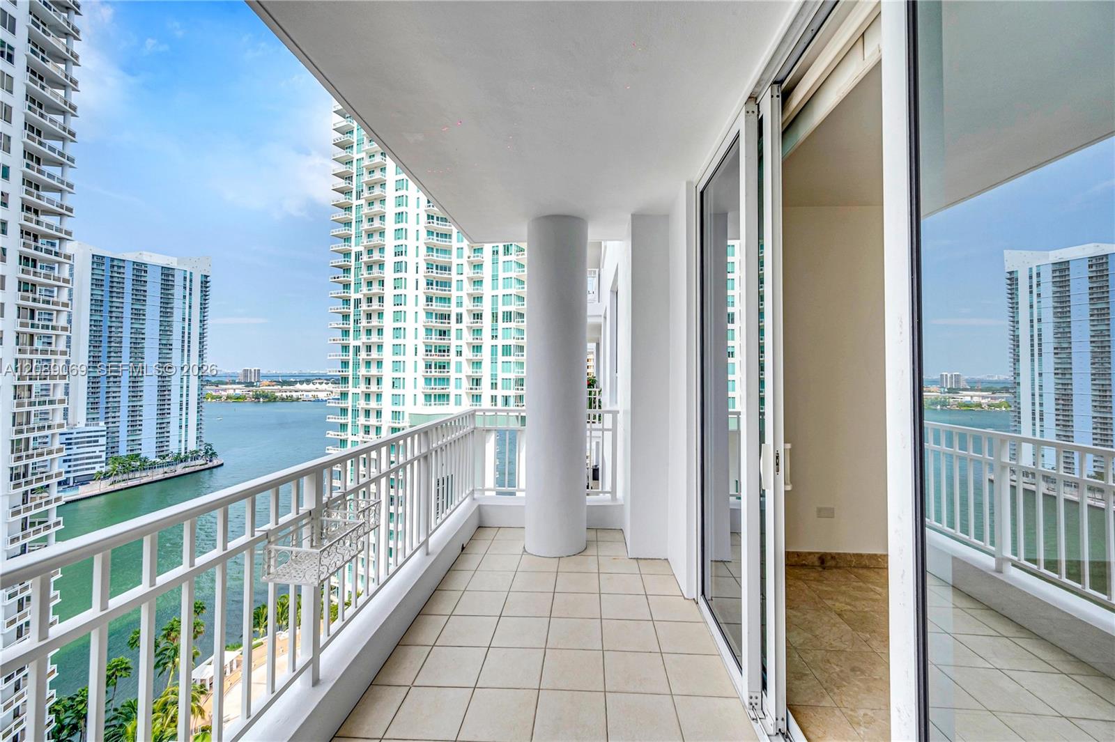 801 Brickell Key Blvd # 2208 — Photo 2
