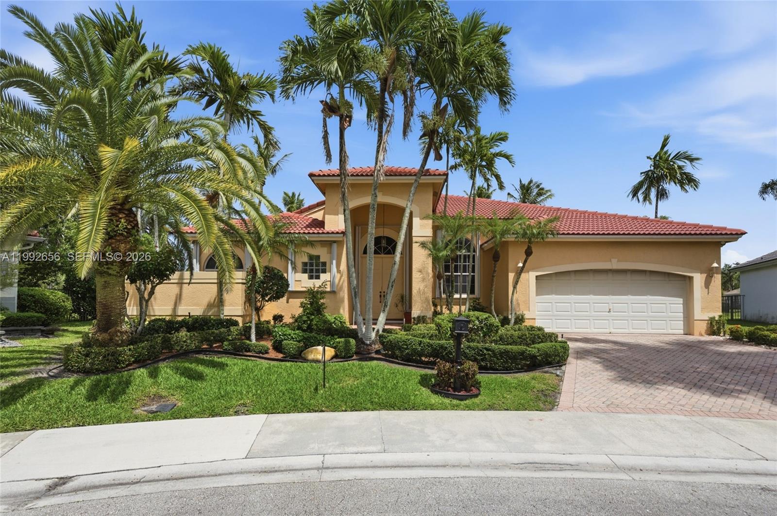 3038 Lakewood Dr, Weston FL 33332