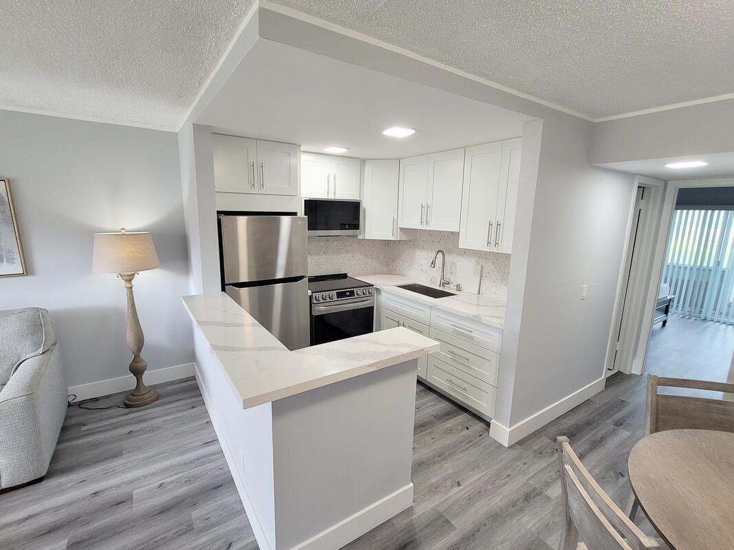 101 Hastings G, West Palm Beach FL 33417