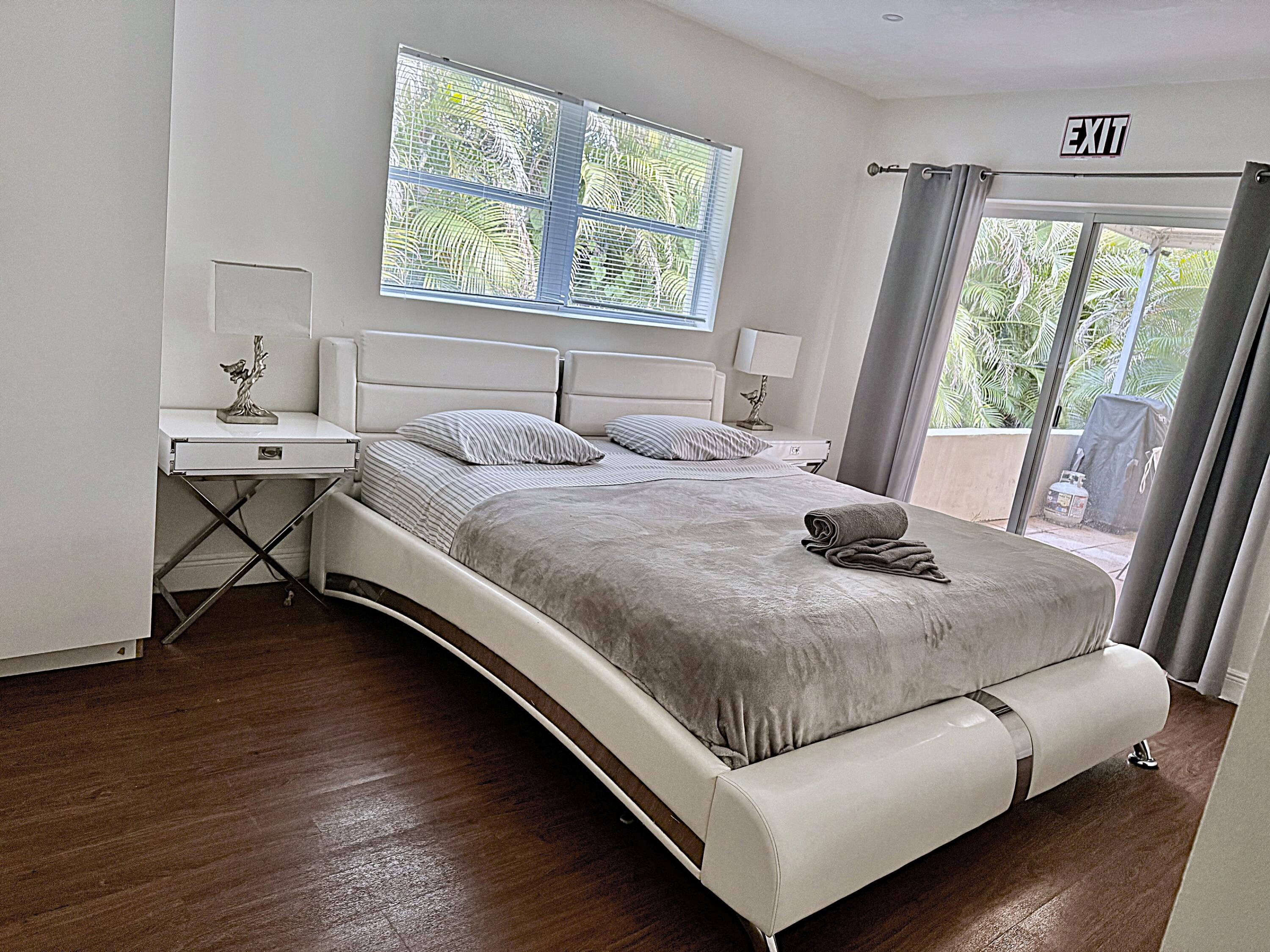 2418 VAN BUREN Street — Photo 5