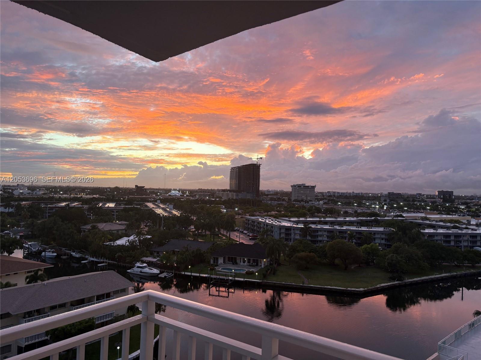 427 Golden Isles Dr # 10D, Hallandale Beach FL 33009